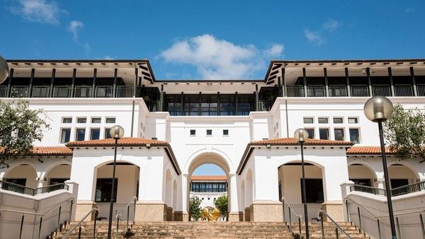新加坡莱佛士音乐学院是否有预科