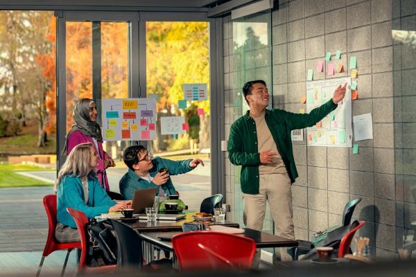 激动人心地揭秘新加坡莱佛士音乐学院优势：你的最佳留学之选？