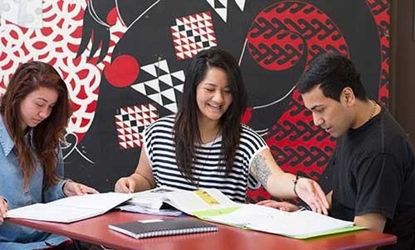 新加坡莱佛士音乐学院和伯克利哪个好